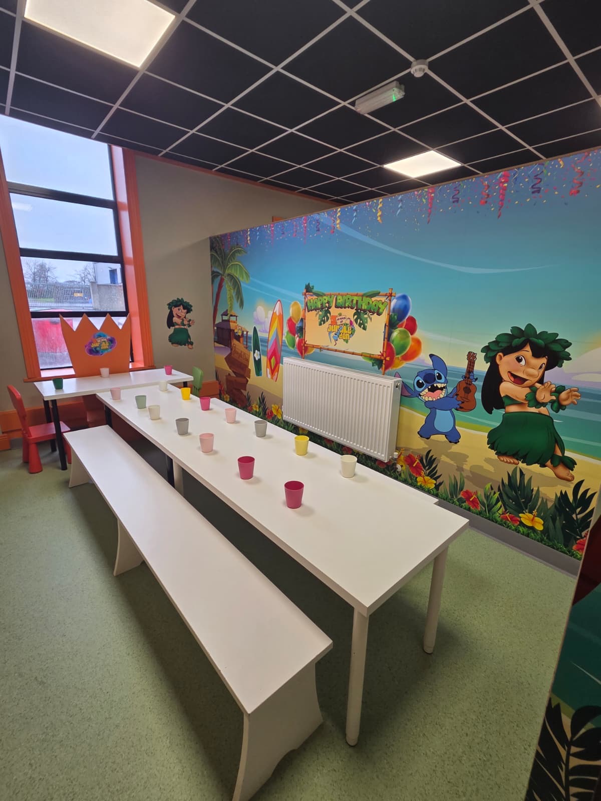 Lilo & Stitch room - long table setup
