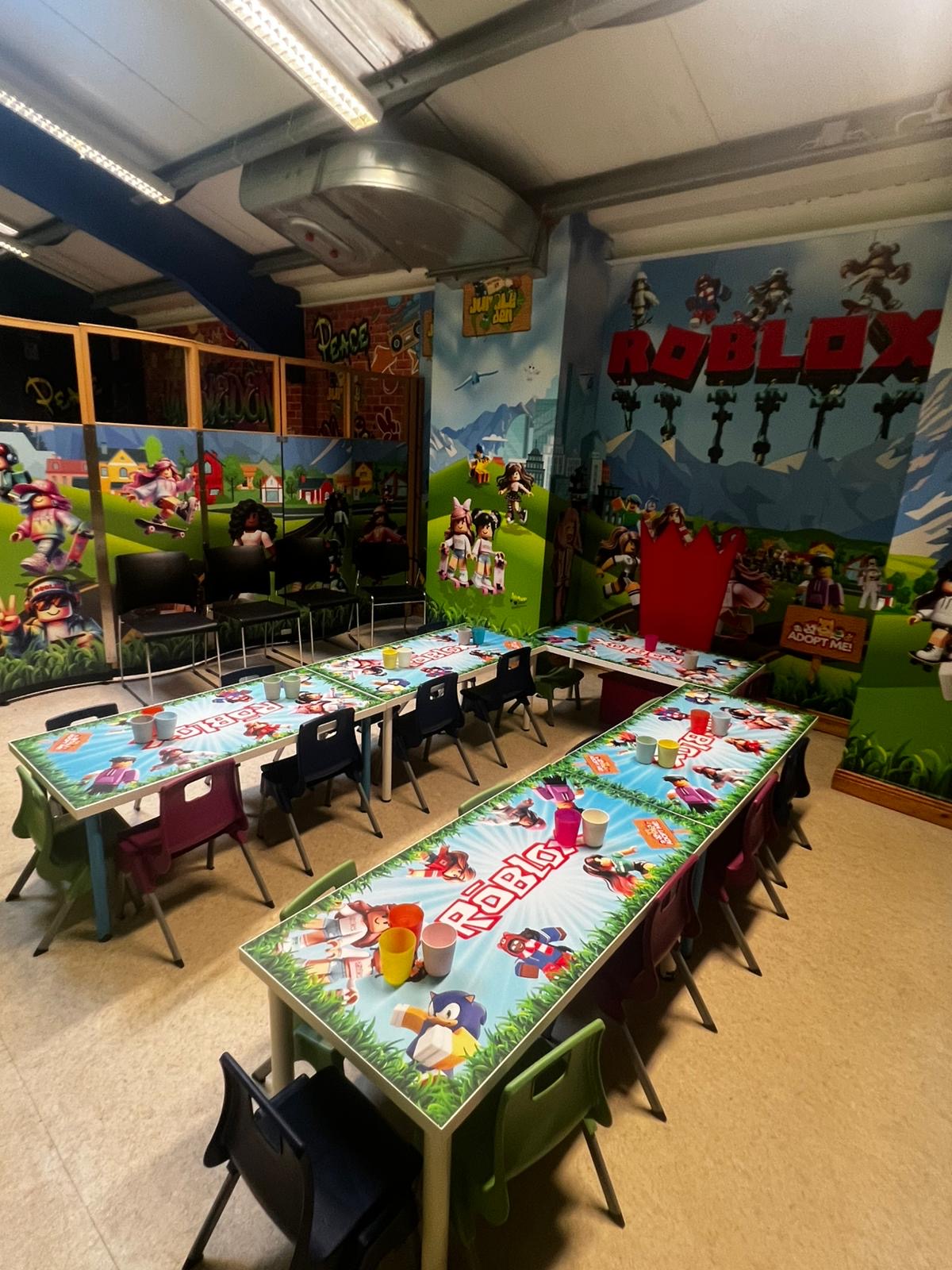 Roblox party room