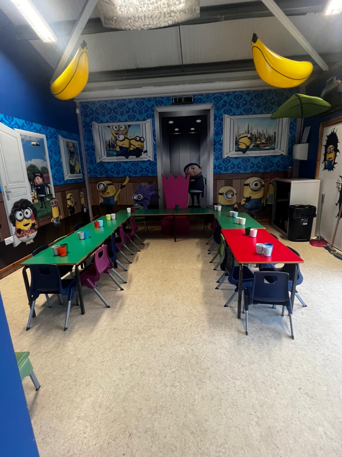 Minions room - full party setup